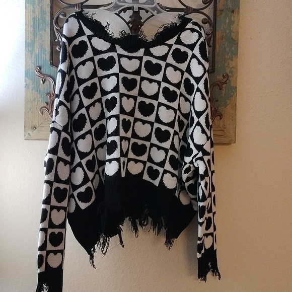 Just Polly Fring V-neck Falls off the shoulder Blk/Why Heart's sweater. Size XL - Picture 4 of 4